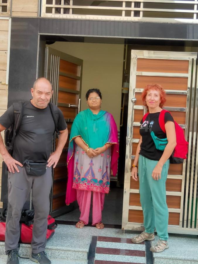 The Orchid Villa Homestay - Walkable Distance From Taj Mahal Agra  Exteriér fotografie